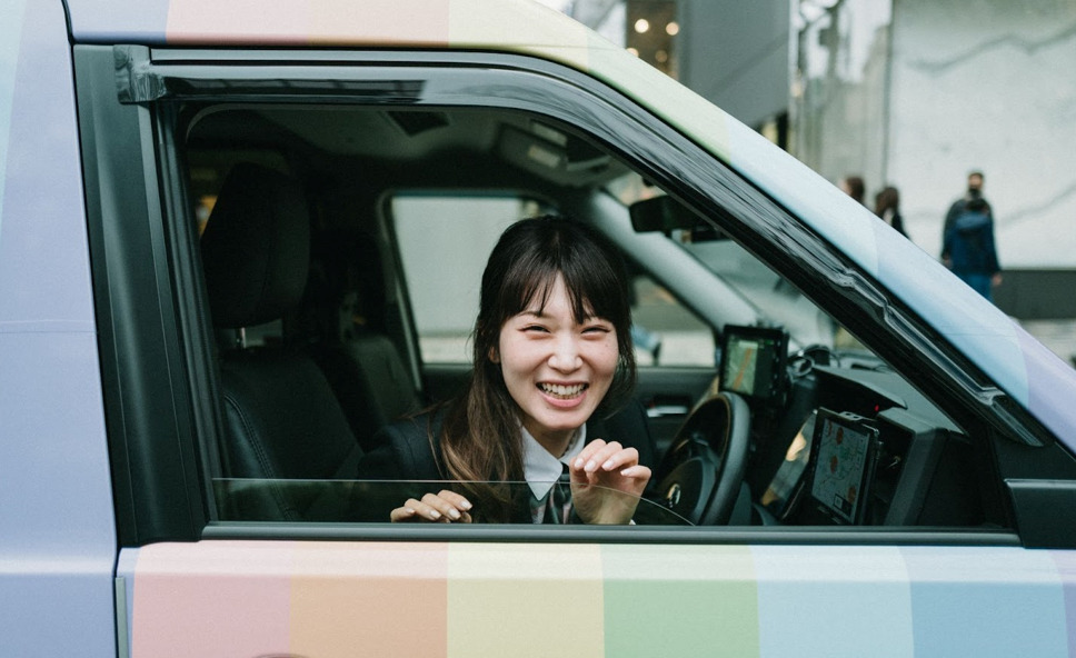 日本でただ1人の「タクシーグラドル」。芸能活動のスタート地点、表参道へ──